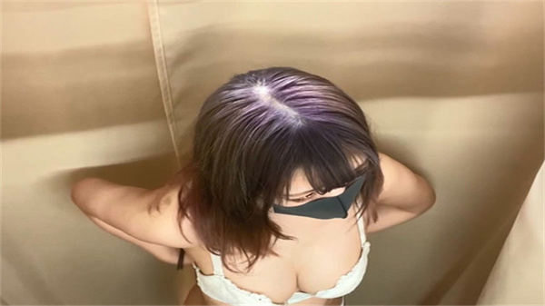 2021年11月绝密流出！商场试衣间激情偷拍，娇喘连连！